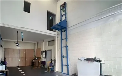 הפתרון היעיל לטיפול בחומרים במחסנים ובתעשייה